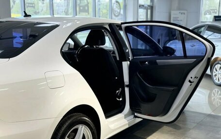 Volkswagen Jetta VI, 2011 год, 850 000 рублей, 22 фотография