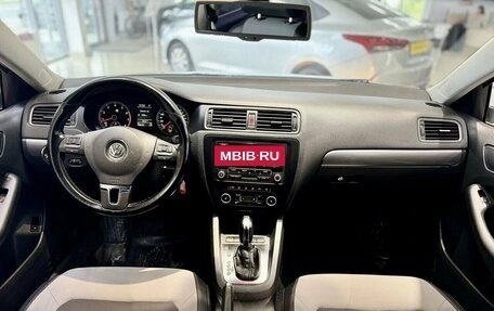 Volkswagen Jetta VI, 2011 год, 850 000 рублей, 10 фотография