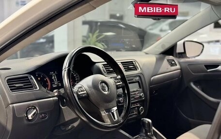 Volkswagen Jetta VI, 2011 год, 850 000 рублей, 13 фотография