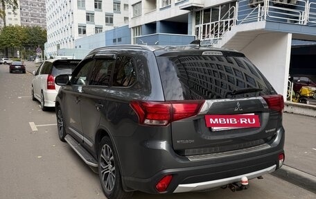 Mitsubishi Outlander III рестайлинг 3, 2018 год, 2 499 999 рублей, 4 фотография