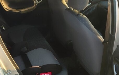 Toyota Vitz, 2003 год, 420 000 рублей, 8 фотография