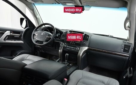Toyota Land Cruiser 200, 2010 год, 2 625 000 рублей, 6 фотография