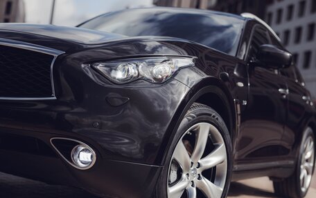 Infiniti FX II, 2011 год, 2 249 000 рублей, 33 фотография