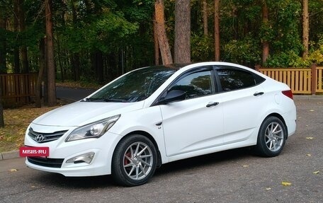 Hyundai Solaris II рестайлинг, 2015 год, 1 000 000 рублей, 2 фотография