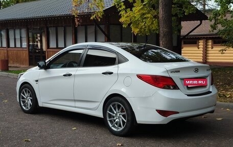 Hyundai Solaris II рестайлинг, 2015 год, 1 000 000 рублей, 3 фотография