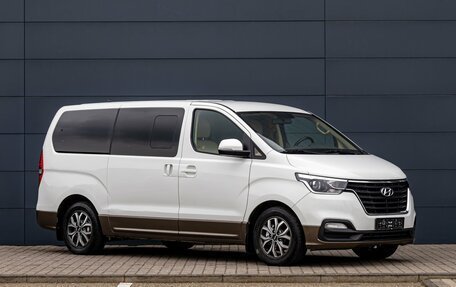 Hyundai H-1 II рестайлинг, 2019 год, 2 195 000 рублей, 3 фотография