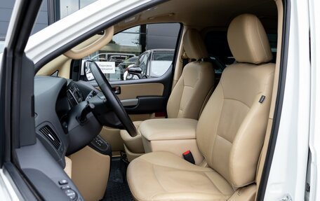 Hyundai H-1 II рестайлинг, 2019 год, 2 195 000 рублей, 13 фотография
