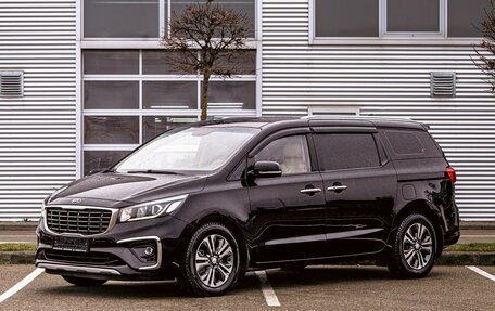 KIA Carnival III, 2019 год, 2 305 000 рублей, 1 фотография