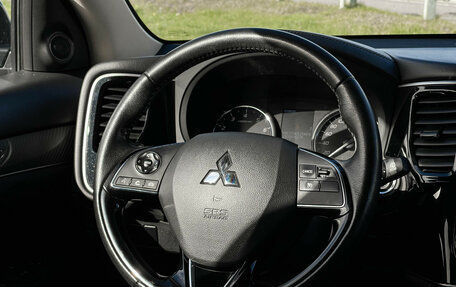 Mitsubishi Outlander III рестайлинг 3, 2019 год, 2 397 000 рублей, 14 фотография