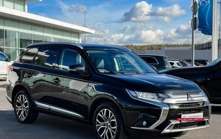 Mitsubishi Outlander III рестайлинг 3, 2019 год, 2 397 000 рублей, 3 фотография