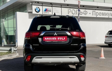 Mitsubishi Outlander III рестайлинг 3, 2019 год, 2 397 000 рублей, 6 фотография