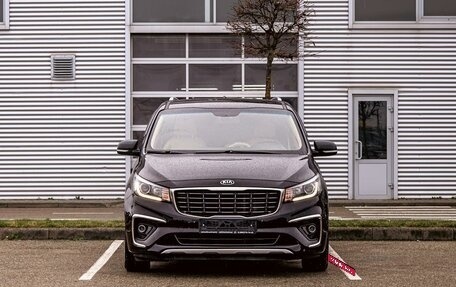 KIA Carnival III, 2019 год, 2 305 000 рублей, 2 фотография