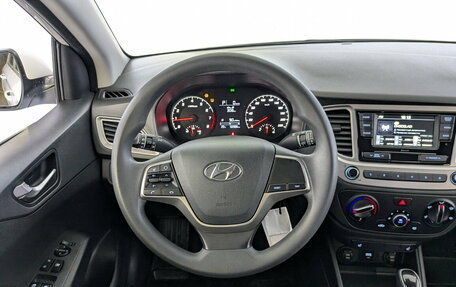 Hyundai Solaris II рестайлинг, 2022 год, 1 600 000 рублей, 21 фотография