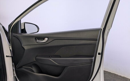 Hyundai Solaris II рестайлинг, 2022 год, 1 600 000 рублей, 24 фотография