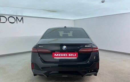 BMW 5 серия, 2025 год, 9 770 000 рублей, 6 фотография
