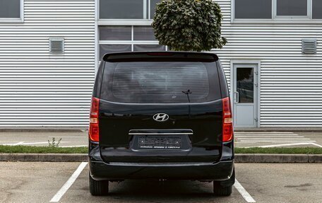 Hyundai Grand Starex Grand Starex I рестайлинг 2, 2014 год, 1 305 000 рублей, 5 фотография