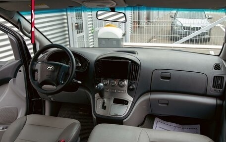 Hyundai Grand Starex Grand Starex I рестайлинг 2, 2014 год, 1 305 000 рублей, 15 фотография