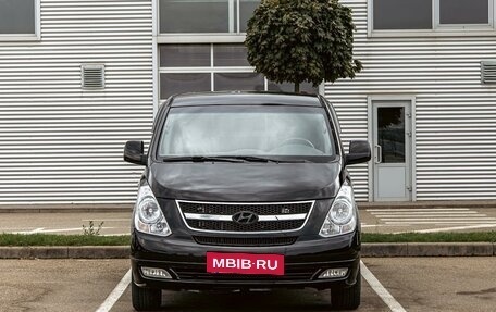 Hyundai Grand Starex Grand Starex I рестайлинг 2, 2014 год, 1 305 000 рублей, 2 фотография