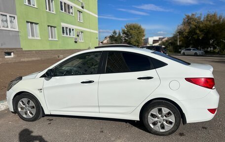 Hyundai Solaris II рестайлинг, 2015 год, 826 000 рублей, 2 фотография