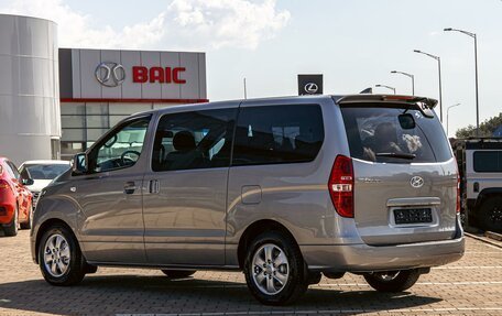 Hyundai Grand Starex Grand Starex I рестайлинг 2, 2019 год, 2 895 000 рублей, 4 фотография