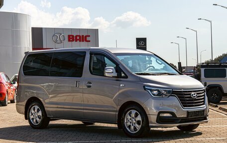 Hyundai Grand Starex Grand Starex I рестайлинг 2, 2019 год, 2 895 000 рублей, 3 фотография