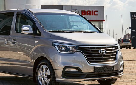 Hyundai Grand Starex Grand Starex I рестайлинг 2, 2019 год, 2 895 000 рублей, 7 фотография