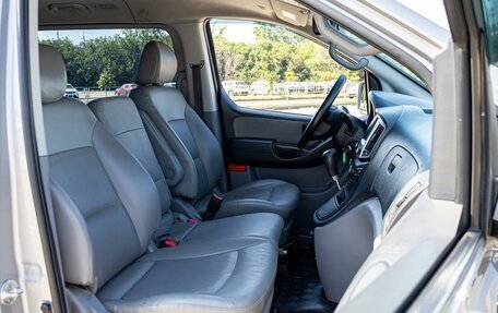 Hyundai Grand Starex Grand Starex I рестайлинг 2, 2019 год, 2 895 000 рублей, 17 фотография