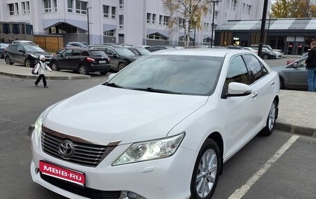 Toyota Camry, 2014 год, 2 100 000 рублей, 1 фотография