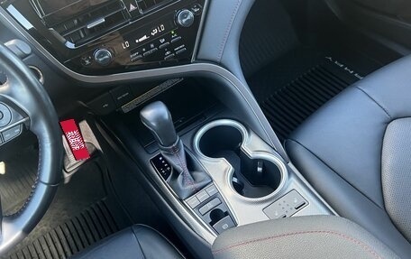 Toyota Camry, 2018 год, 2 290 000 рублей, 19 фотография