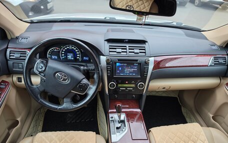 Toyota Camry, 2014 год, 2 100 000 рублей, 10 фотография