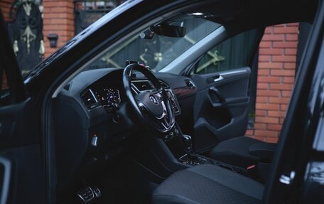 Volkswagen Tiguan II, 2019 год, 1 770 000 рублей, 25 фотография