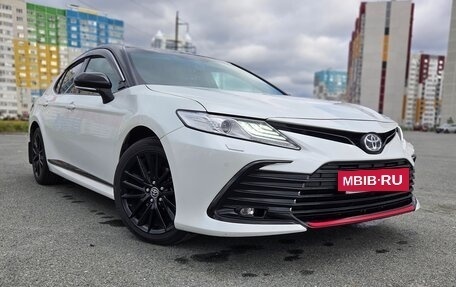 Toyota Camry, 2021 год, 3 399 000 рублей, 2 фотография