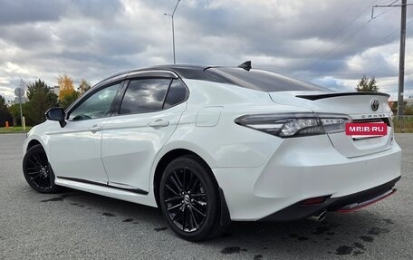 Toyota Camry, 2021 год, 3 399 000 рублей, 6 фотография