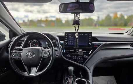 Toyota Camry, 2021 год, 3 399 000 рублей, 12 фотография