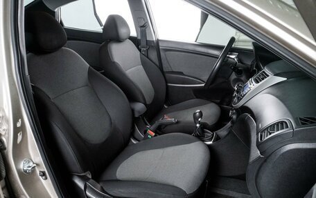 Hyundai Solaris II рестайлинг, 2012 год, 1 100 000 рублей, 8 фотография