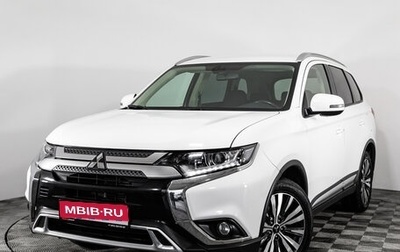 Mitsubishi Outlander III рестайлинг 3, 2019 год, 1 999 000 рублей, 1 фотография