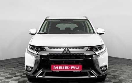 Mitsubishi Outlander III рестайлинг 3, 2019 год, 1 999 000 рублей, 2 фотография