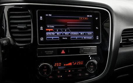 Mitsubishi Outlander III рестайлинг 3, 2019 год, 1 999 000 рублей, 15 фотография