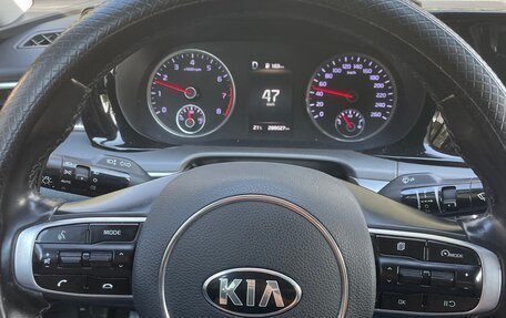 KIA K5, 2021 год, 2 100 000 рублей, 11 фотография