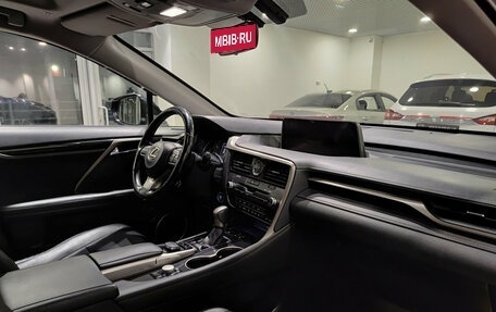 Lexus RX IV рестайлинг, 2017 год, 3 490 000 рублей, 15 фотография