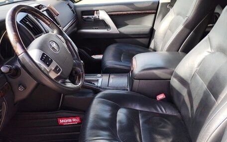 Toyota Land Cruiser 200, 2015 год, 4 700 000 рублей, 6 фотография