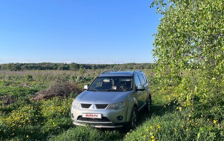 Mitsubishi Outlander III рестайлинг 3, 2007 год, 700 000 рублей, 2 фотография