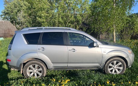 Mitsubishi Outlander III рестайлинг 3, 2007 год, 700 000 рублей, 5 фотография