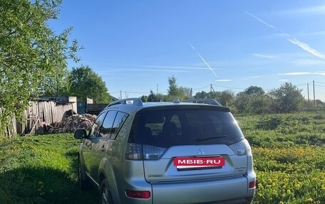 Mitsubishi Outlander III рестайлинг 3, 2007 год, 700 000 рублей, 4 фотография