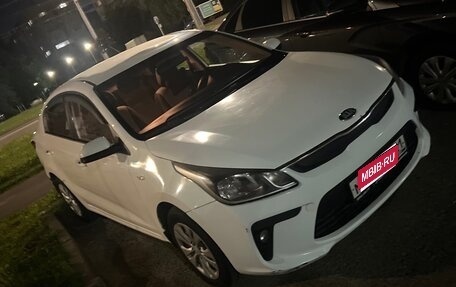KIA Rio IV, 2018 год, 1 050 000 рублей, 1 фотография