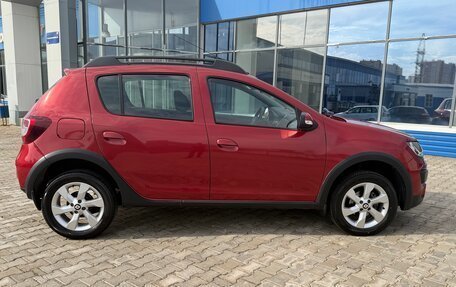 Renault Sandero II рестайлинг, 2015 год, 670 000 рублей, 2 фотография