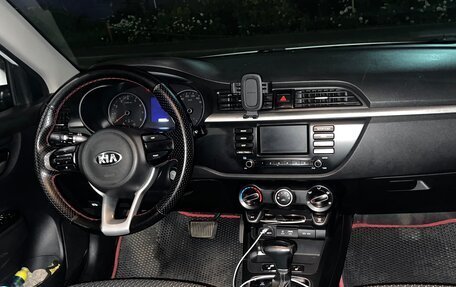 KIA Rio IV, 2018 год, 1 050 000 рублей, 2 фотография
