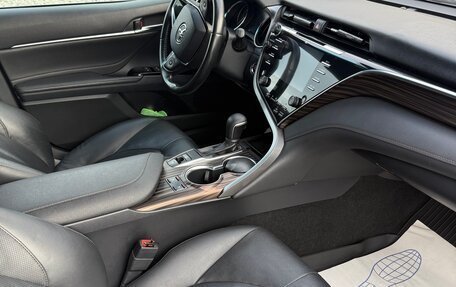 Toyota Camry, 2018 год, 1 980 000 рублей, 9 фотография