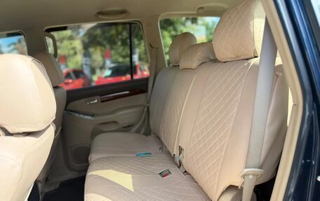 Toyota Land Cruiser Prado 120 рестайлинг, 2005 год, 1 750 000 рублей, 18 фотография