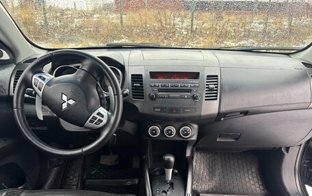Mitsubishi Outlander III рестайлинг 3, 2008 год, 1 150 000 рублей, 13 фотография